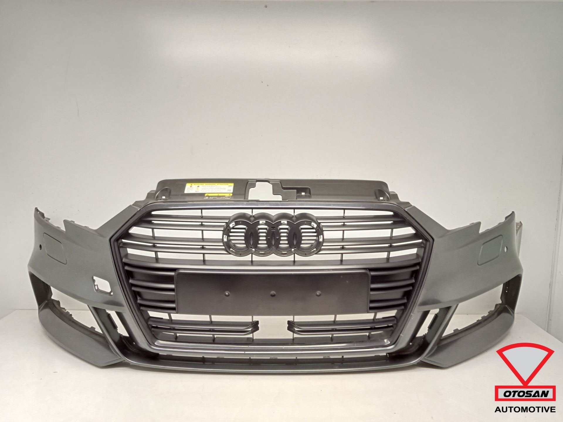 Audi A3 8V Facelift 2017-2021 4x PDC Voorbumper Origineel!, Gebruikt, AUDI AG, Auto-Union-Strasse 1
85045  Ingolstadt, DE, Kundenbetreuung@audi.de