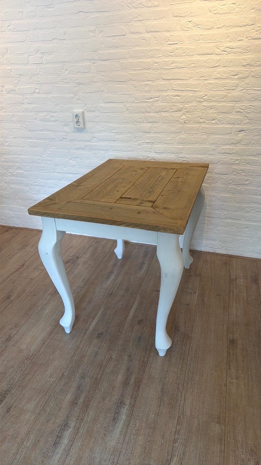 Kleine eettafel of werktafel/bureau met sierlijke poten, Ophalen, Gebruikt, 100 tot 150 cm, Tot twee personen
