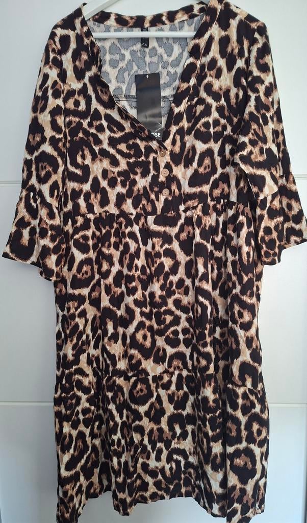 Nieuwe leopard/panter jurk van Wibra maat XL 100% viscose, Kleding | Dames, Jurken, Bruin, Maat 46/48 (XL) of groter, Nieuw, Ophalen of Verzenden