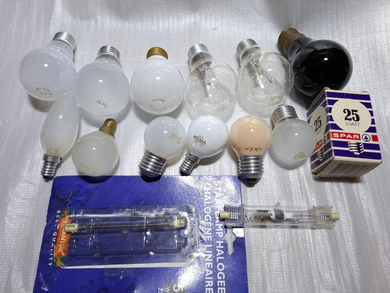 Gloeilampen verzameling, oa Kooldraadlamp, DR lamp en logo’s, Verzamelen, Ophalen of Verzenden, Gebruikt