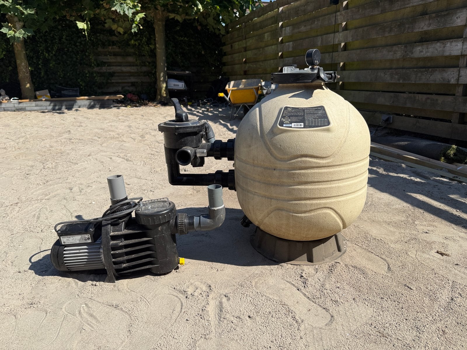 Zwembadpomp en zandfilter - Badu Magic II/11 en Mega MFS20, Tuin en Terras, Ophalen, Zo goed als nieuw, Zwembadpomp