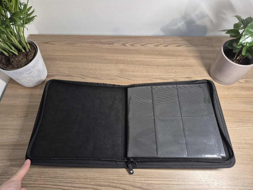 Gemloader Binder (Premium Semi-Rigid Card Saver 168pocket), Ophalen of Verzenden, Zo goed als nieuw, Boek of Catalogus