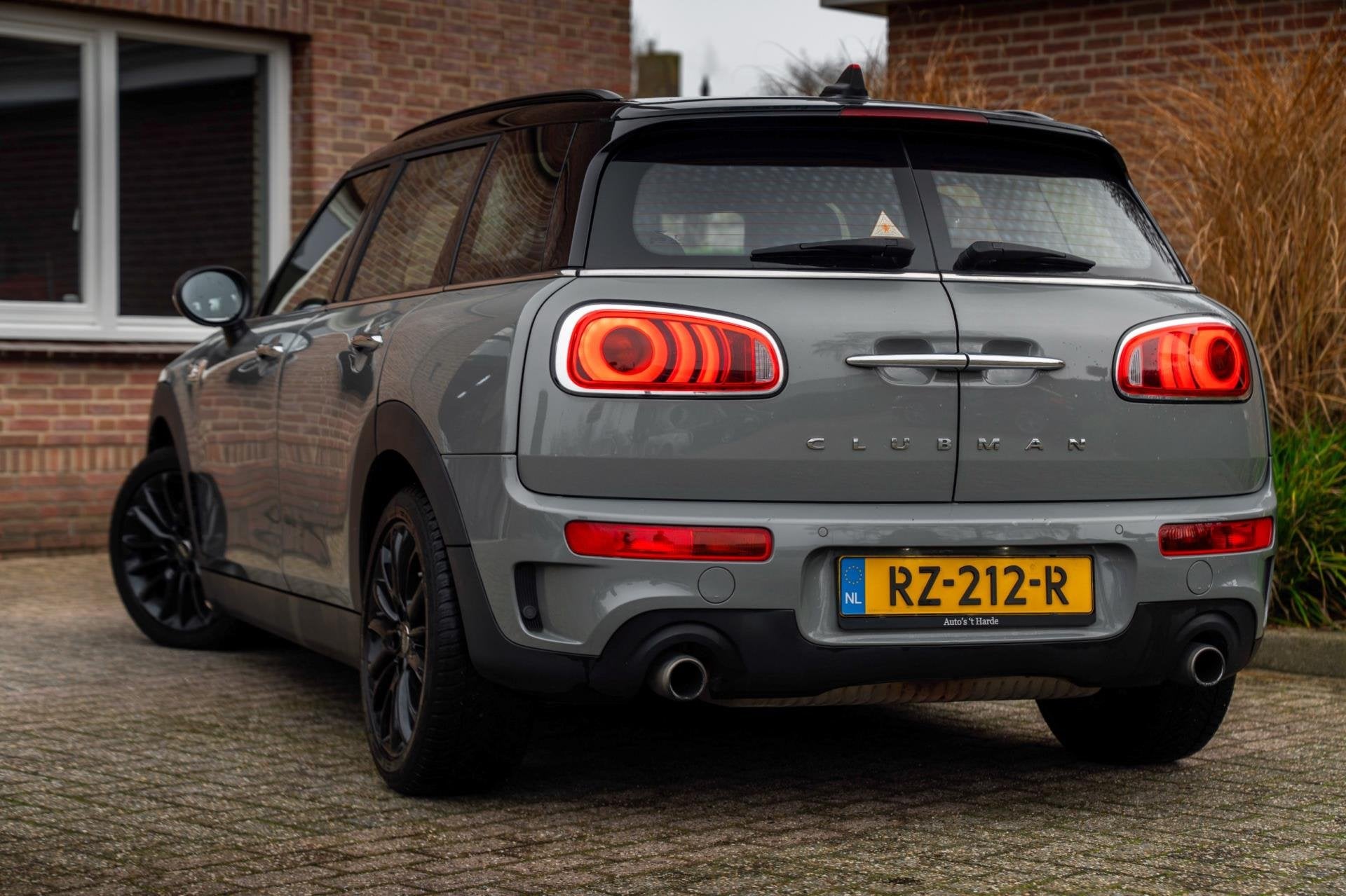 Mini Mini Clubman 2.0 Cooper S 192 PK Aut. Moonwalk Grey Ful, 1998 cc, Stof, Gebruikt, Automatische klimaatregeling