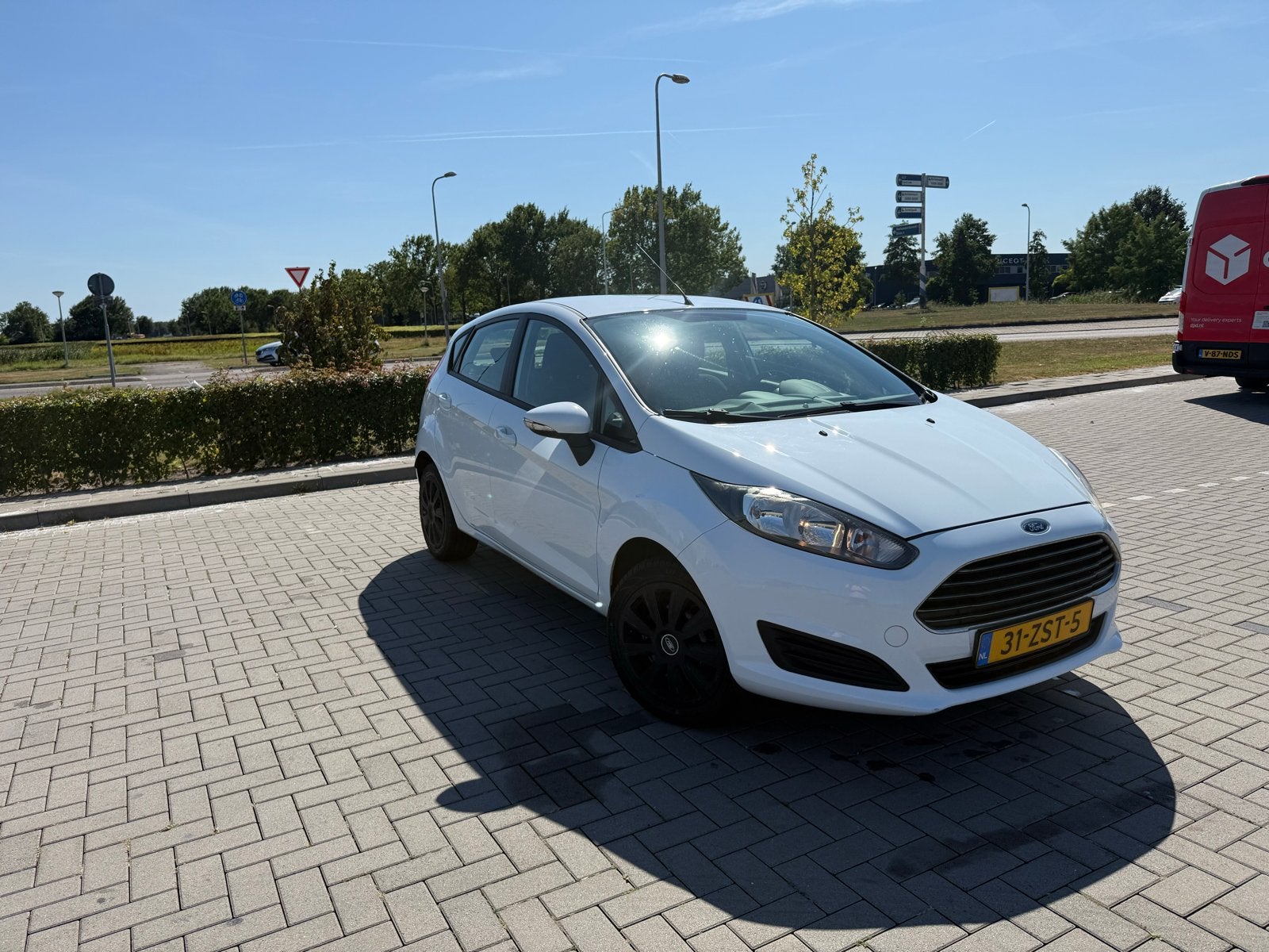 Ford Fiësta 1.0 48KW/65PK 5D 2013 Wit, Auto's, Ford, 40 €/maand, 525 kg, Origineel Nederlands, Handgeschakeld