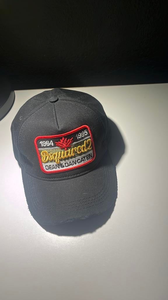 Dsquared2 pet, Ophalen of Verzenden, Zo goed als nieuw, One size fits all, Pet