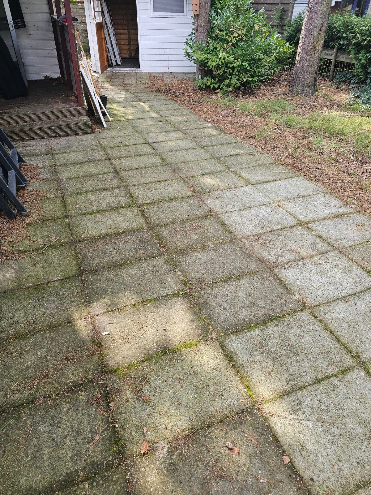 GRATIS tegels + opsluitbanden, Ophalen, Gebruikt, Beton, Terrastegels