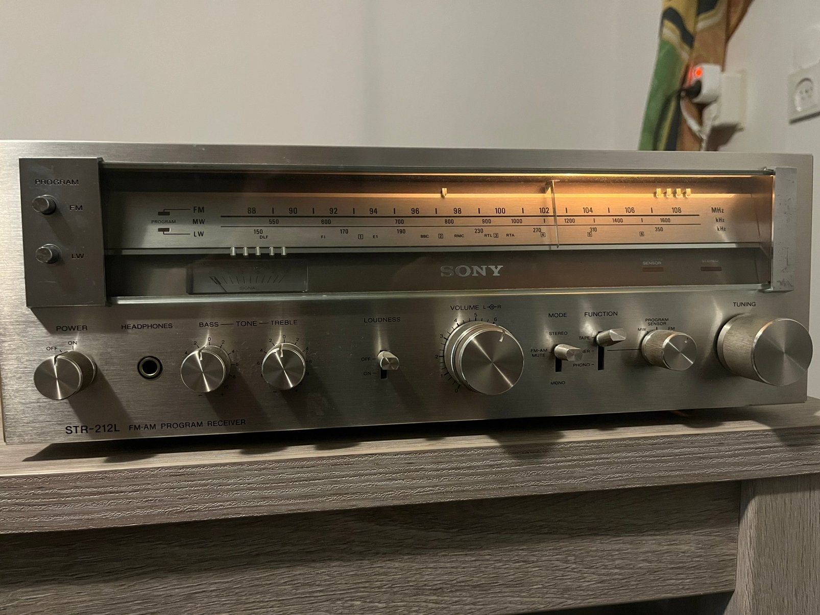 Vintage SONY STR-212L Receiver met versterker & luidsprekers, Ophalen, Zo goed als nieuw, Sony