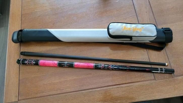Biljartkeu carbon/glasvezel met verlengstuk en foudraal, Sport en Fitness, Biljarten en Poolen, Ophalen of Verzenden, Zo goed als nieuw