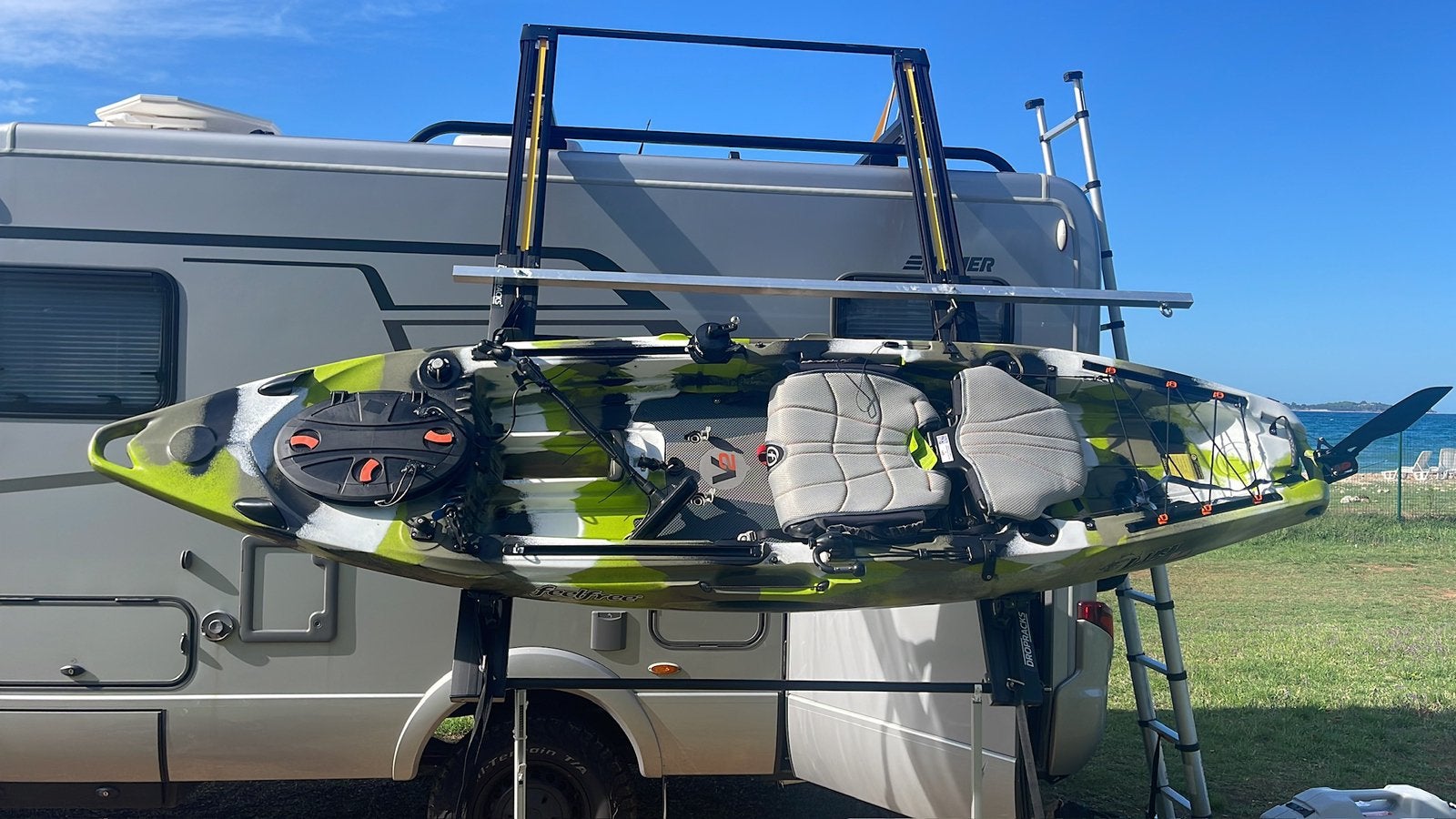 Dropracks TVE Dakdrager met hefmechanisme v. hoge campers, Ophalen