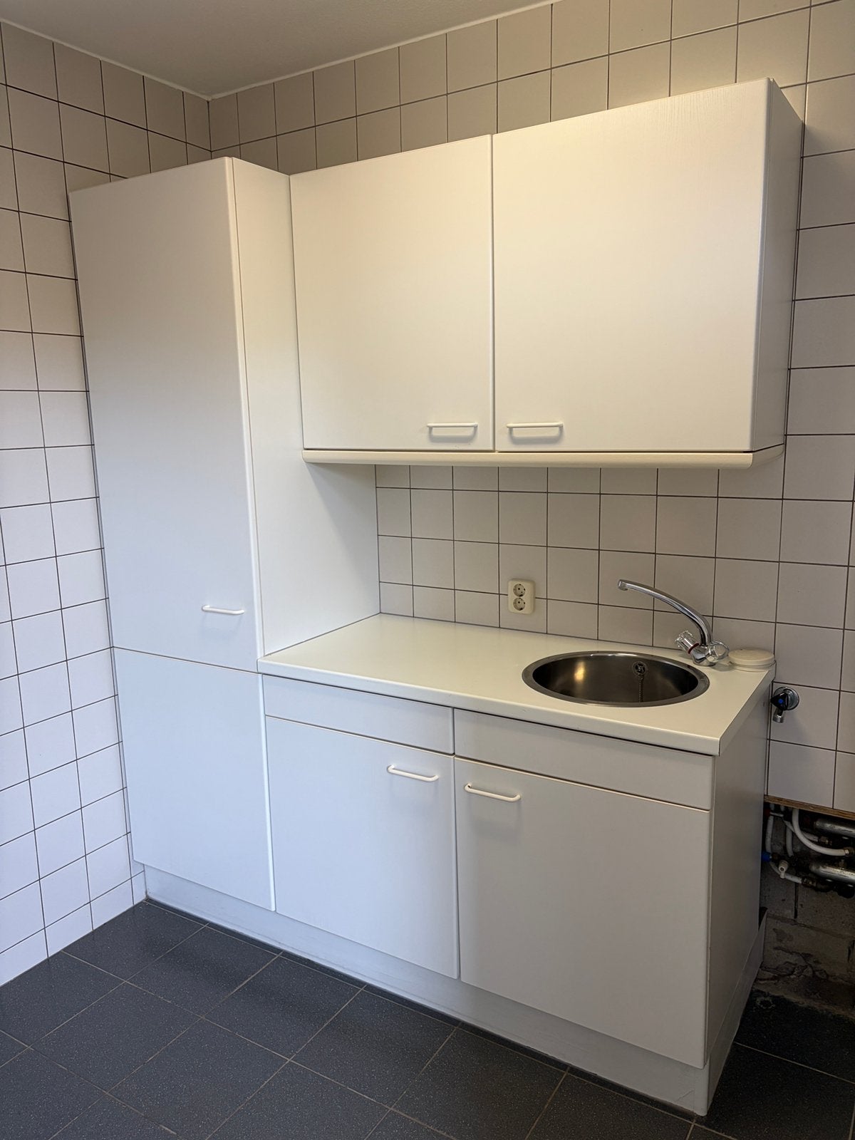 Compacte witte keuken, Ophalen, Zo goed als nieuw, Wit, Enkelwandige keuken