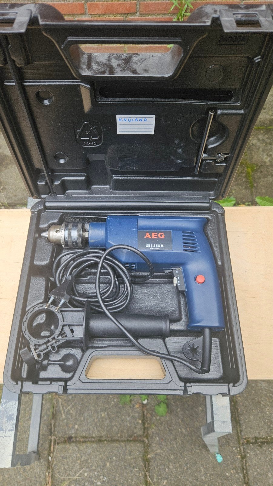 AEG SBE 550 R Klopboormachine met koffer, Boor- en/of Breekhamer, Ophalen of Verzenden, Variabele snelheid, Gebruikt
