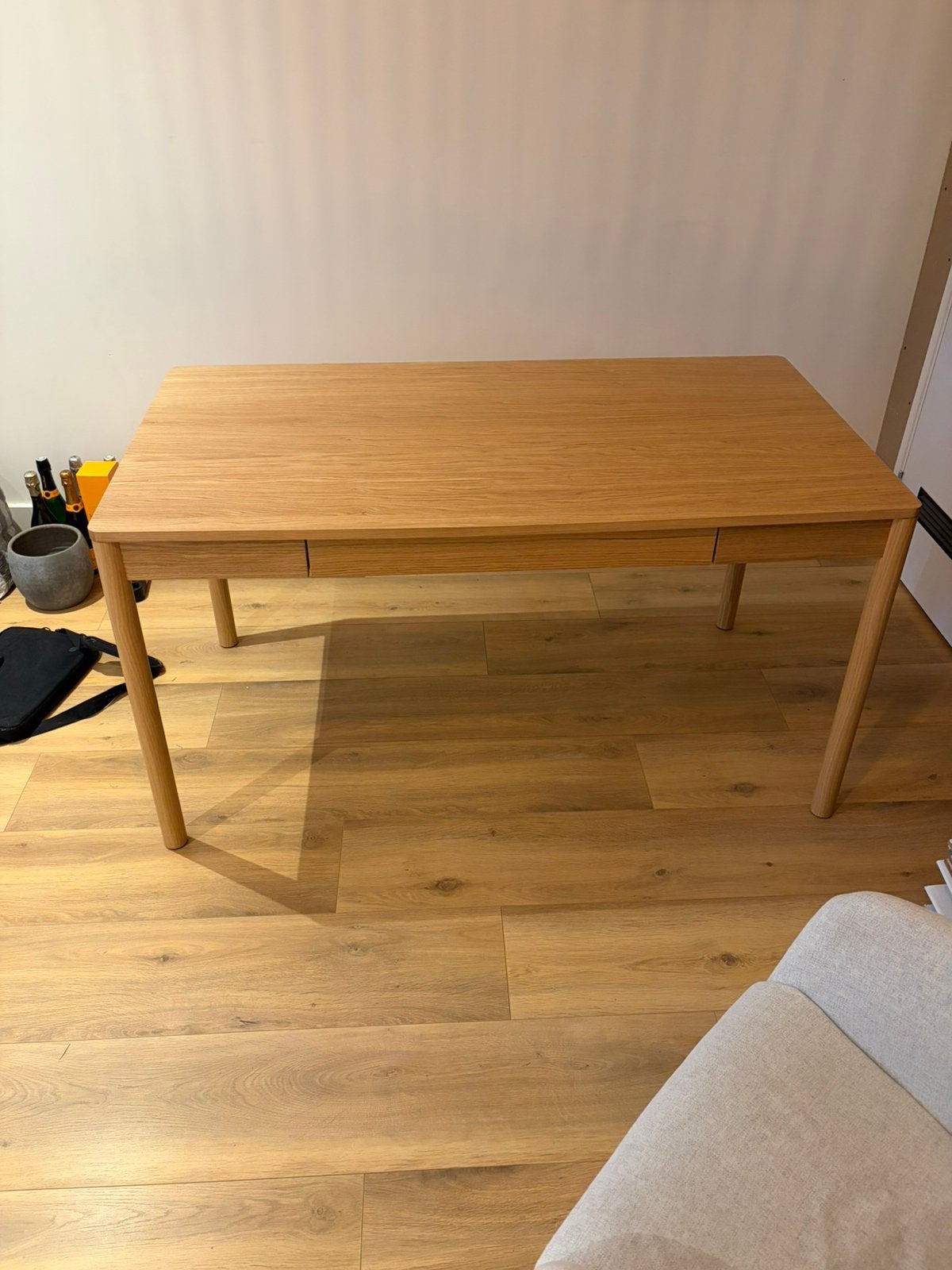 Ikea bureau met stoel, Huis en Inrichting, Bureaus, Ophalen, Zo goed als nieuw