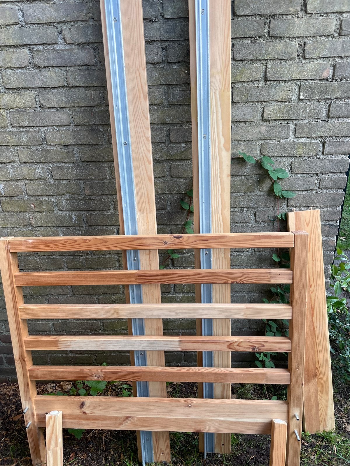 Eenpersoons compeet eenvoudig bed, Huis en Inrichting, Ophalen, 90 cm, Eenpersoons, Zo goed als nieuw