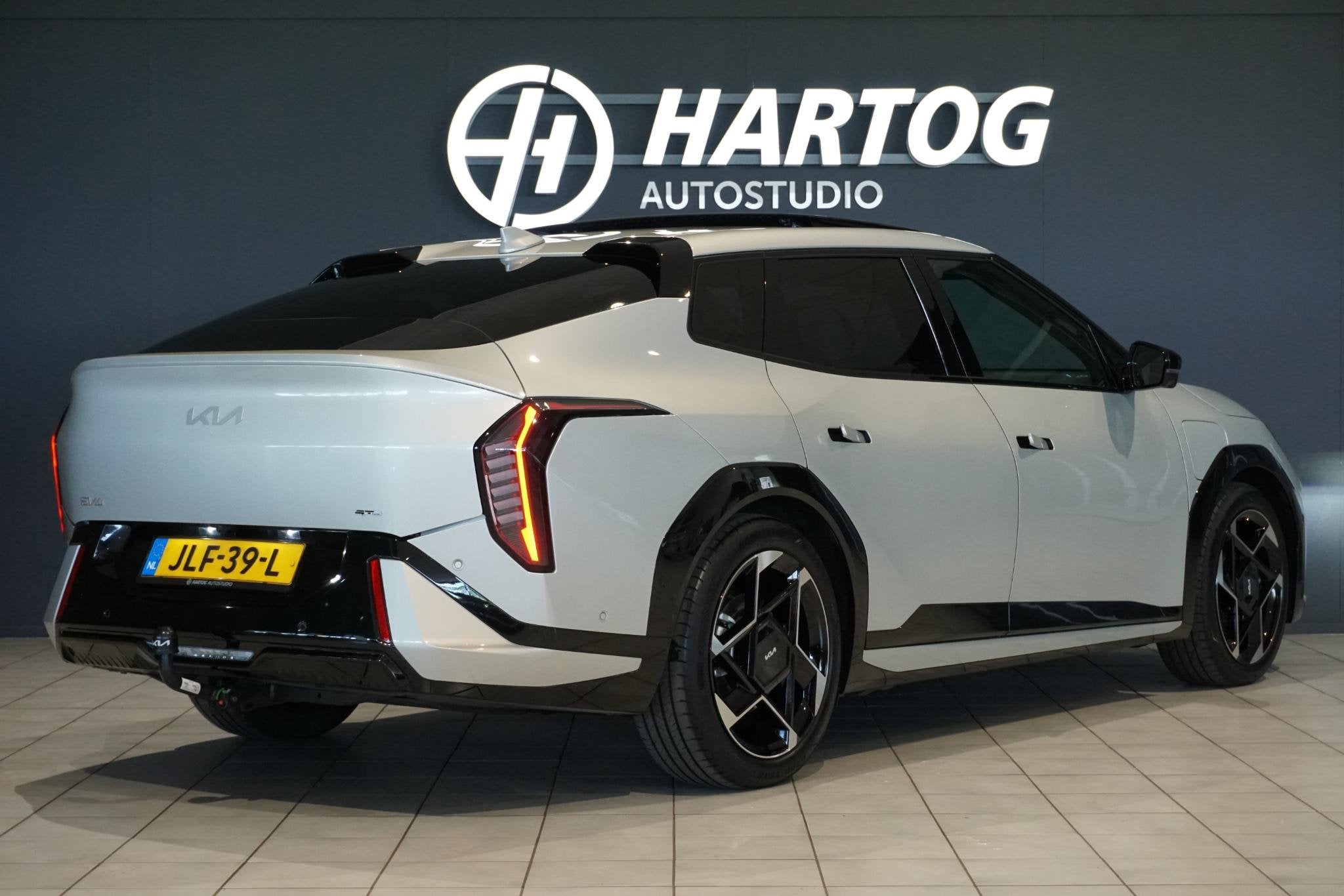Kia EV4 Fastback GT-PlusLine 81.4 kWh 204 PK *FULL OPTION* +, Auto's, Kia, 81 kWh, 612 km, Origineel Nederlands, Parkeerassistent