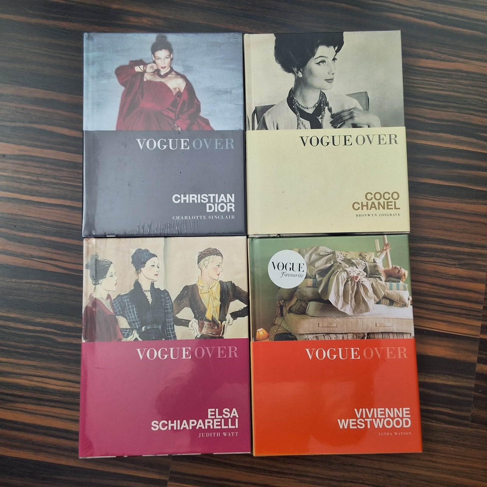 Vogue on Chanel, Dior, Schiaparelli en Westwood, Boeken, Catalogussen en Folders, Nieuw, Ophalen
