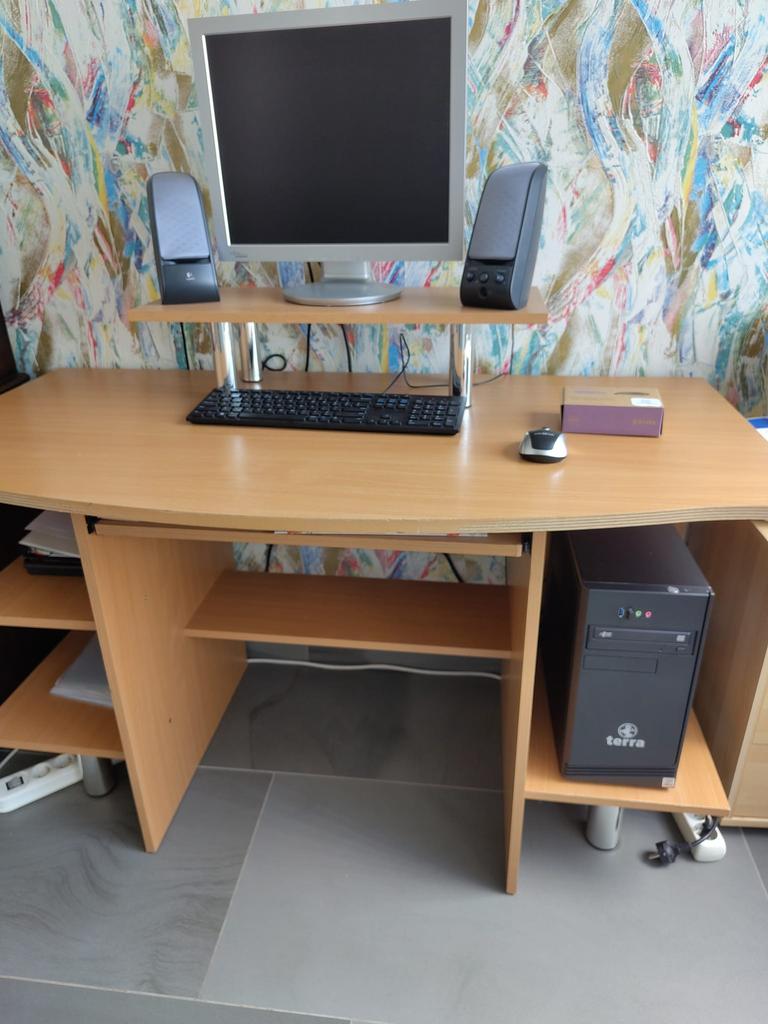 Terra computer met box, scherm, toetsenbord en tafel, Computers en Software, Ophalen, Met monitor, 8 GB, Zo goed als nieuw