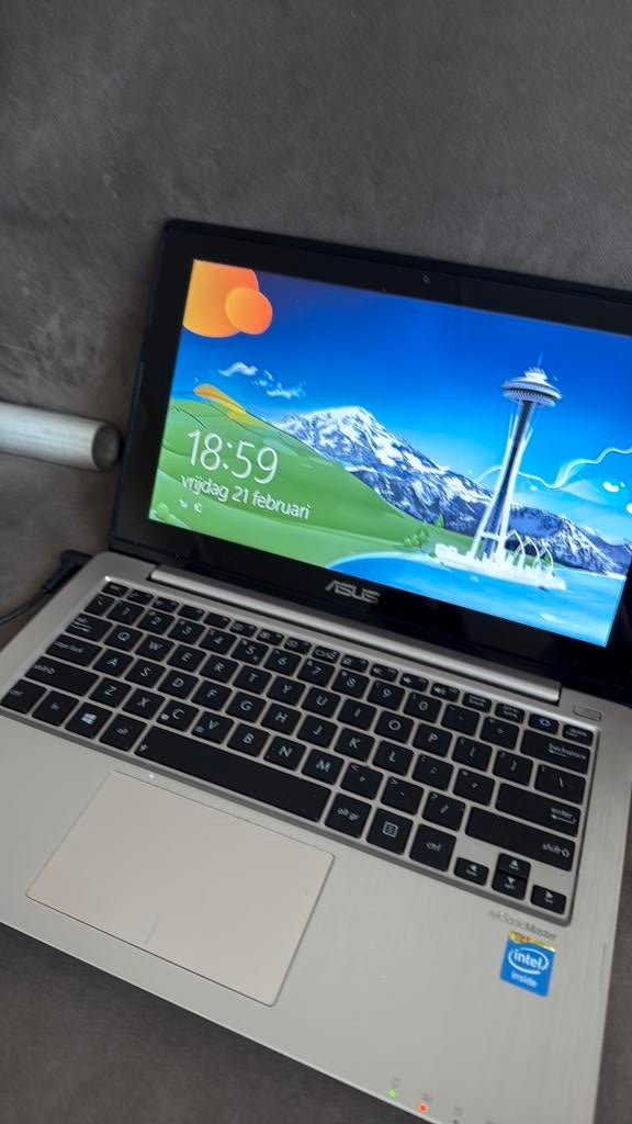 Laptop weinig gebruikt, Computers en Software, Windows Laptops, Ophalen of Verzenden, Zo goed als nieuw, 2 tot 3 Ghz