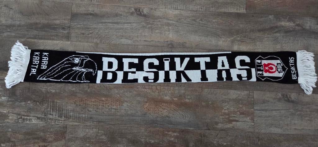 Sjaal Besiktas, Ophalen of Verzenden, Zo goed als nieuw, Buitenlandse clubs, Vaantje of Sjaal