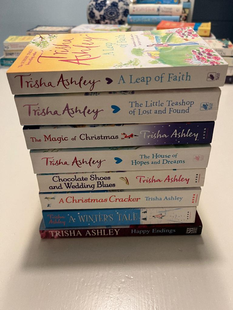 8 Engelse boeken van Trisha Ashley, Gelezen, Trisha Ashley, Ophalen of Verzenden, Fictie