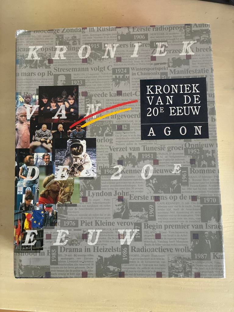 Kroniek van de 20e Eeuw - Naslagwerk, Boeken, Ophalen of Verzenden, Gelezen, Algemeen, Los deel