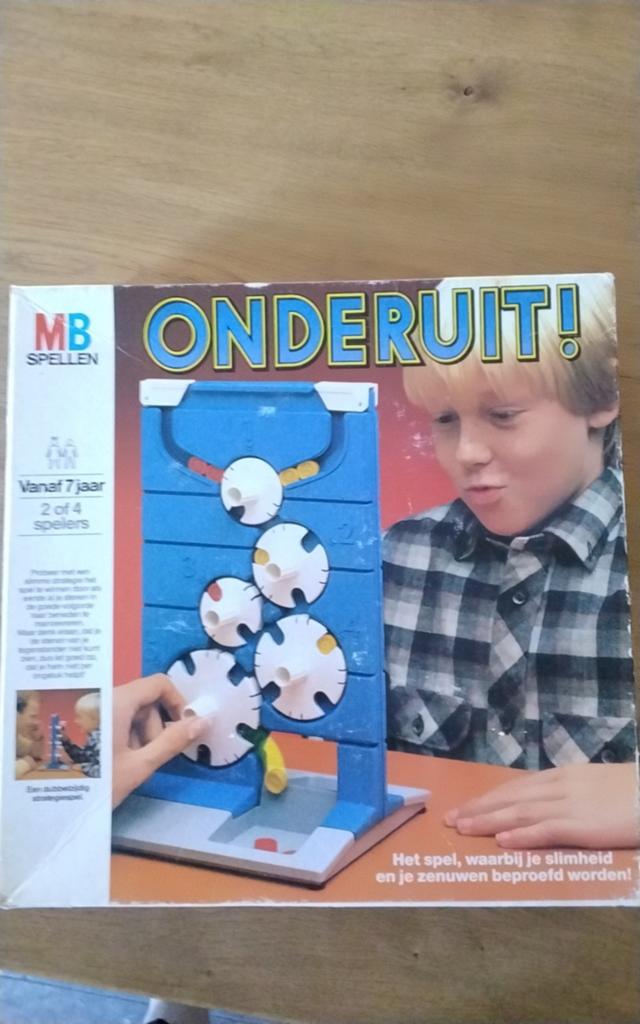 MB Onderuit! bordspel - Klassiek behendigheidsspel, Hobby en Vrije tijd, Gezelschapsspellen | Overige, Een of twee spelers, Ophalen of Verzenden