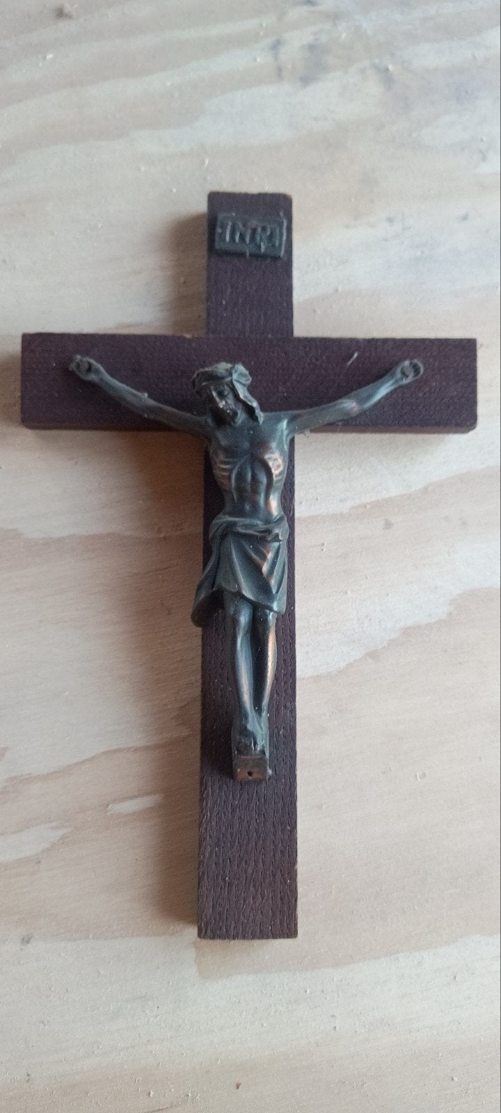 Antiek houten kruisbeeld met metalen corpus, Ophalen of Verzenden