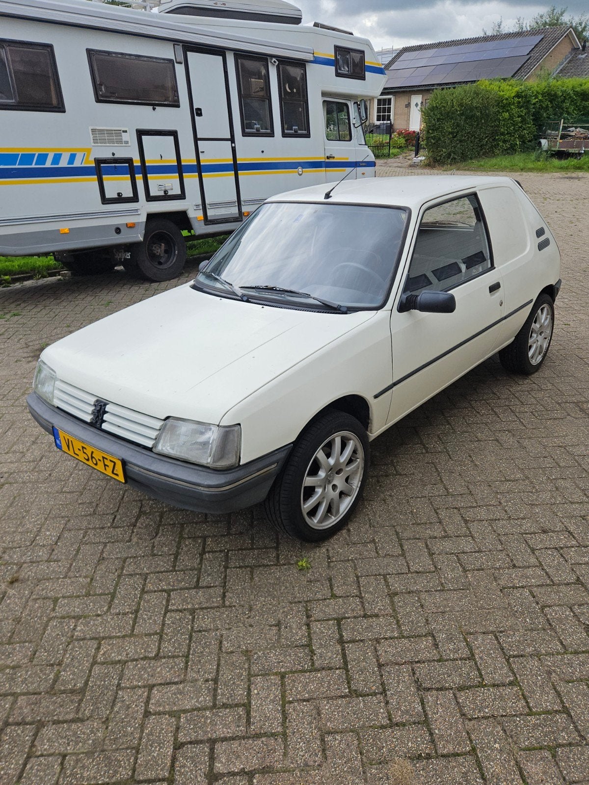 PEUGEOT  205 DIESEL / 1.8 XAD / 2 jaar  APK, Auto's, Voorwielaandrijving, 4 cilinders, 850 kg, Origineel Nederlands
