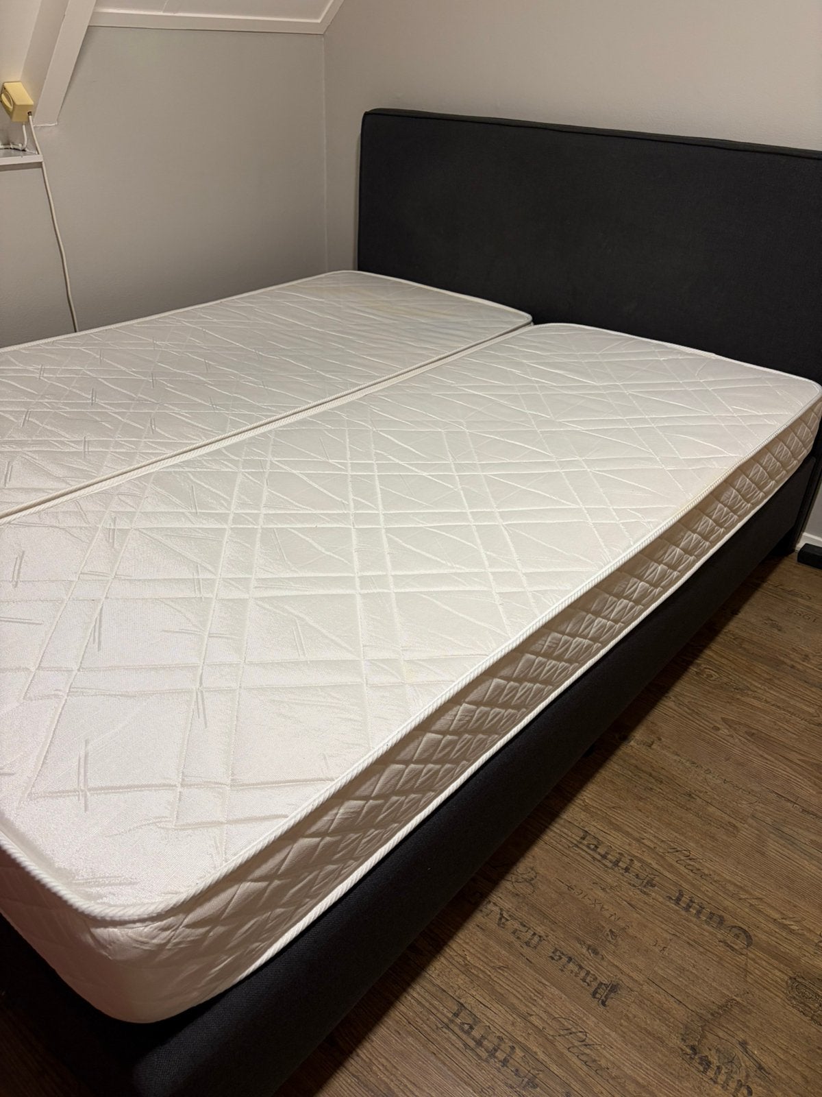 Tweepersoonsbed met hoofdbord, donkergrijs stof, Gebruikt, Tweepersoons, Ophalen of Verzenden, 200 cm