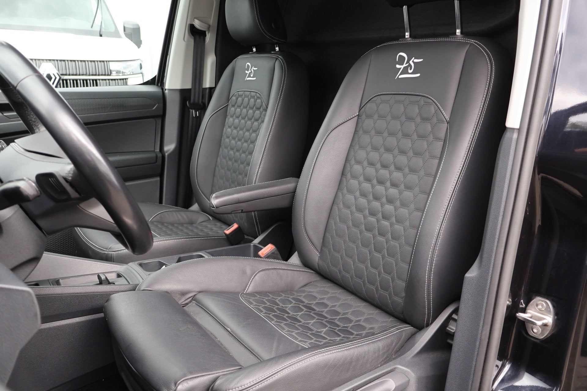 Volkswagen Caddy Cargo 2.0 TDI Automaat 75th Edition Leer Le, Gebruikt, Euro 6, 4 cilinders, Lichtsensor