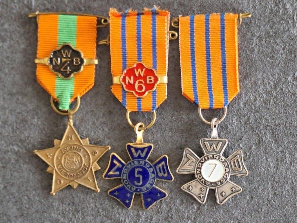 3 medailles Avondvierdaagse (voormalige) NWB, Ophalen of Verzenden, Overige materialen, Nederland