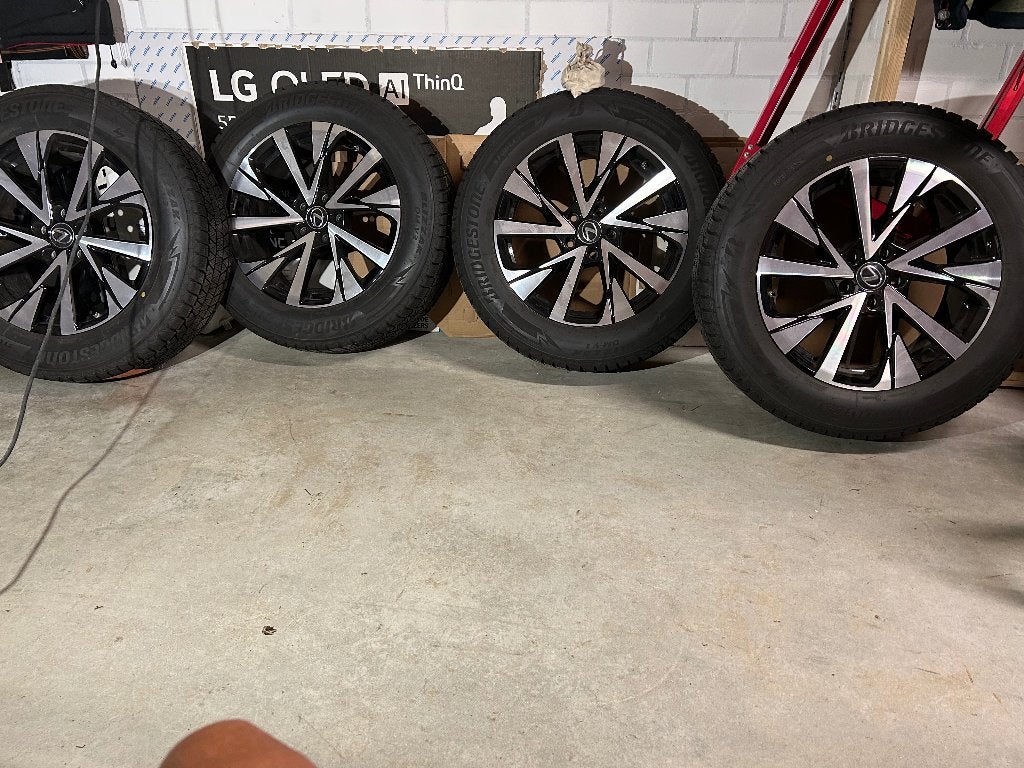 Winterbanden op velg voor Lexus NX/RZ/RX 550e Direct4, Ophalen, 18 inch, Gebruikt, Banden en Velgen