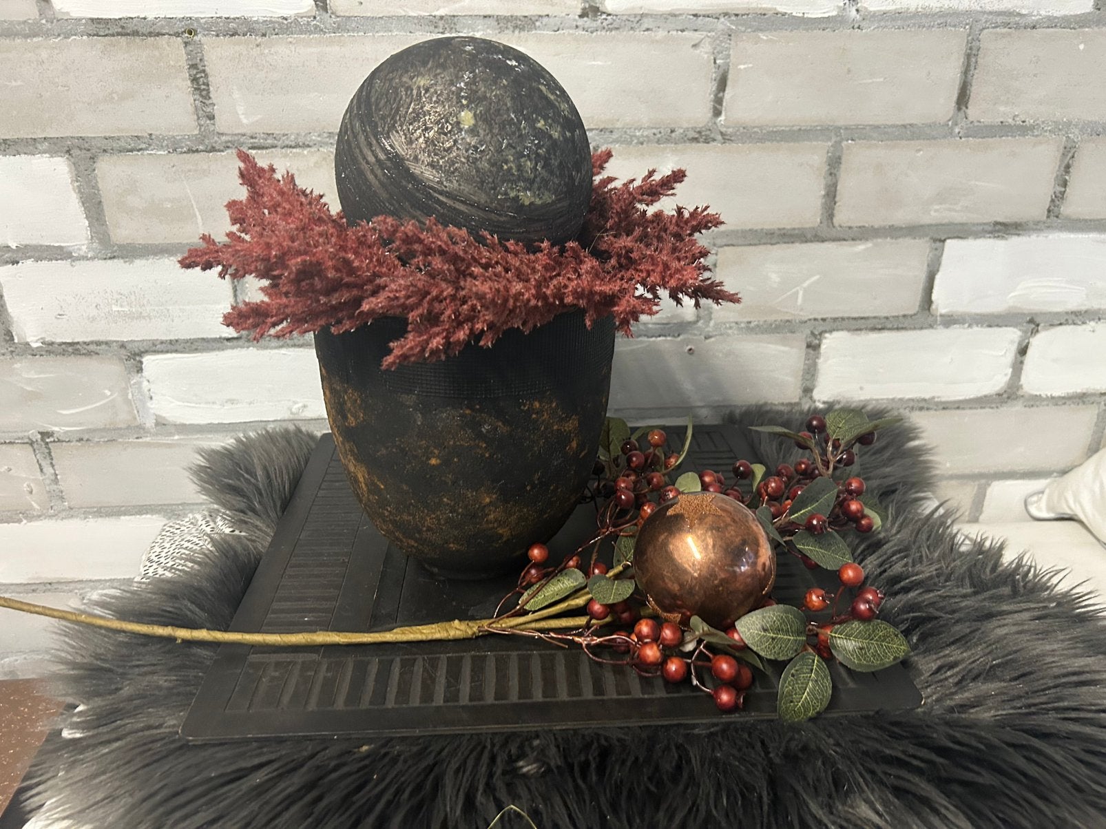 Mooie pot  en krans bloempot en decoratie bal stoer en sober, Ophalen of Verzenden, Zo goed als nieuw