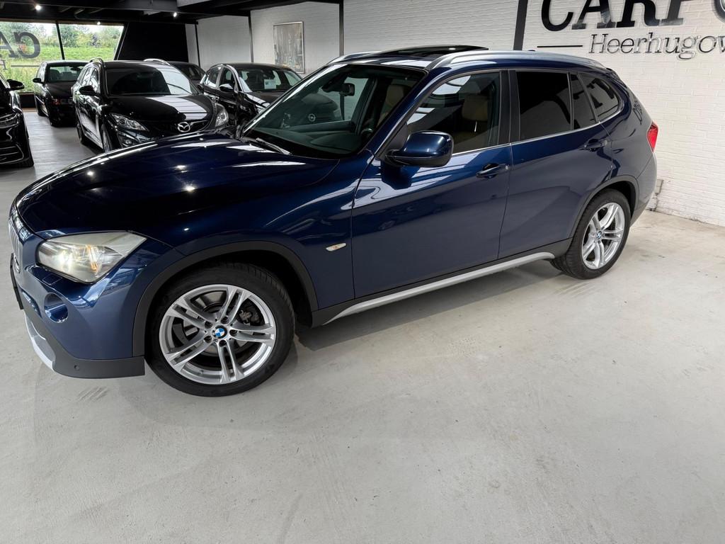 BMW X1 XDrive23d Executive 2010 Automaat 204PK Pano Leer Nav, Auto's, Euro 5, 4 cilinders, 2000 kg, Blauw
