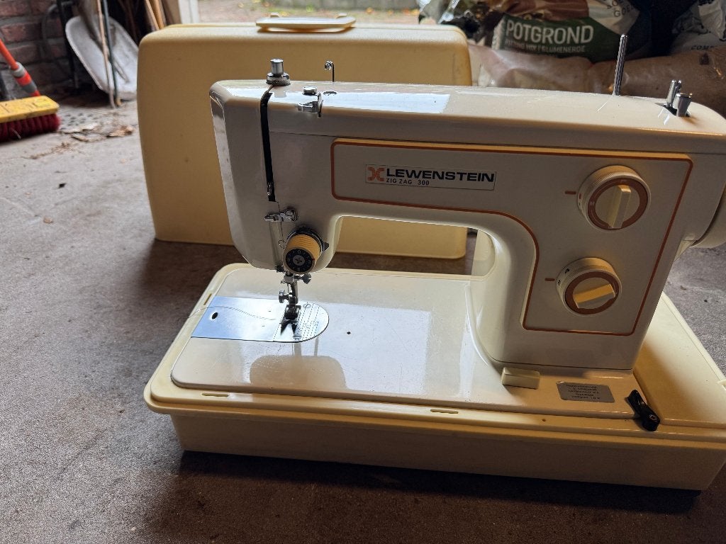 Lewenstein zigzag 300, Ophalen, Gebruikt, Naaimachine, Lewenstein