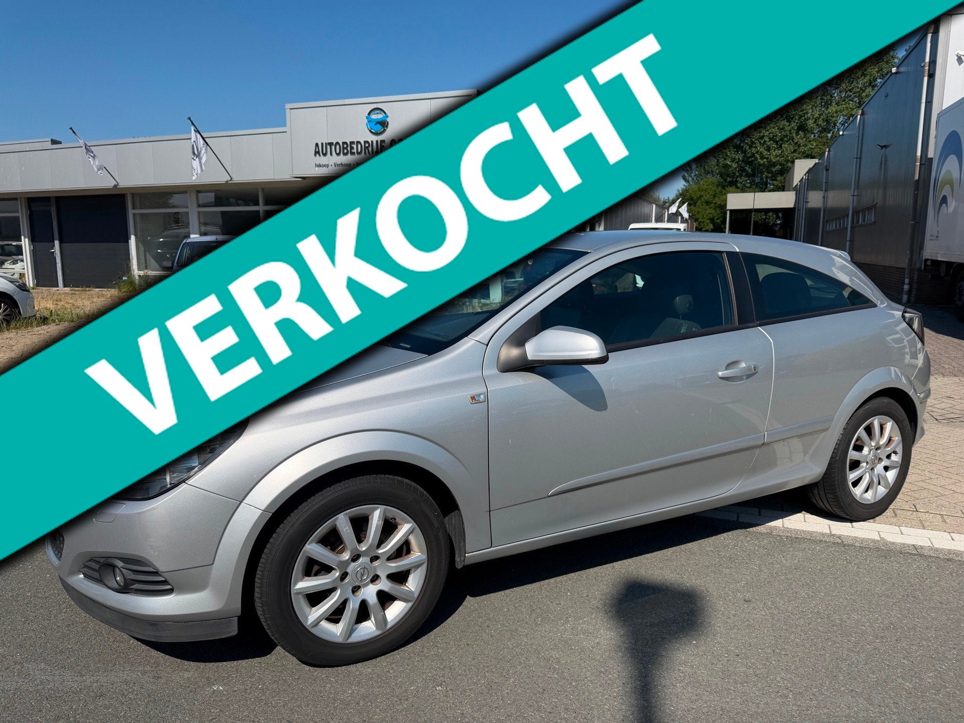 Opel Astra GTC 1.8 Business. • AIRCO IJSKOUD •, Auto's, Voorwielaandrijving, Gebruikt, Zwart, 4 cilinders