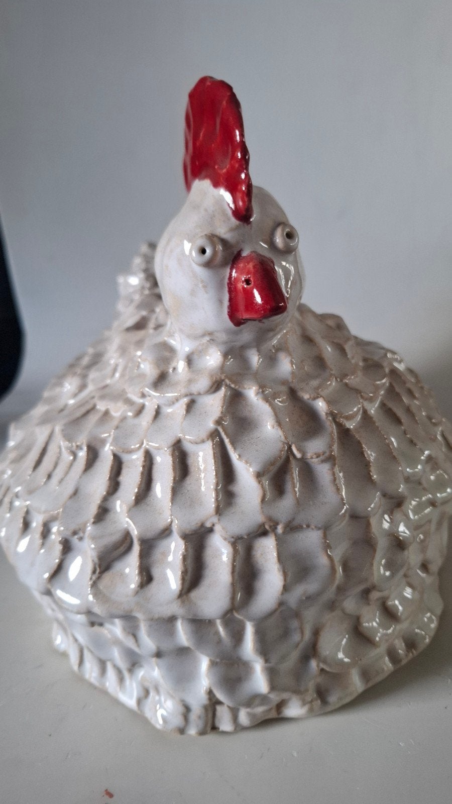 KERAMIEK ZITTENDE KIP, Ophalen of Verzenden