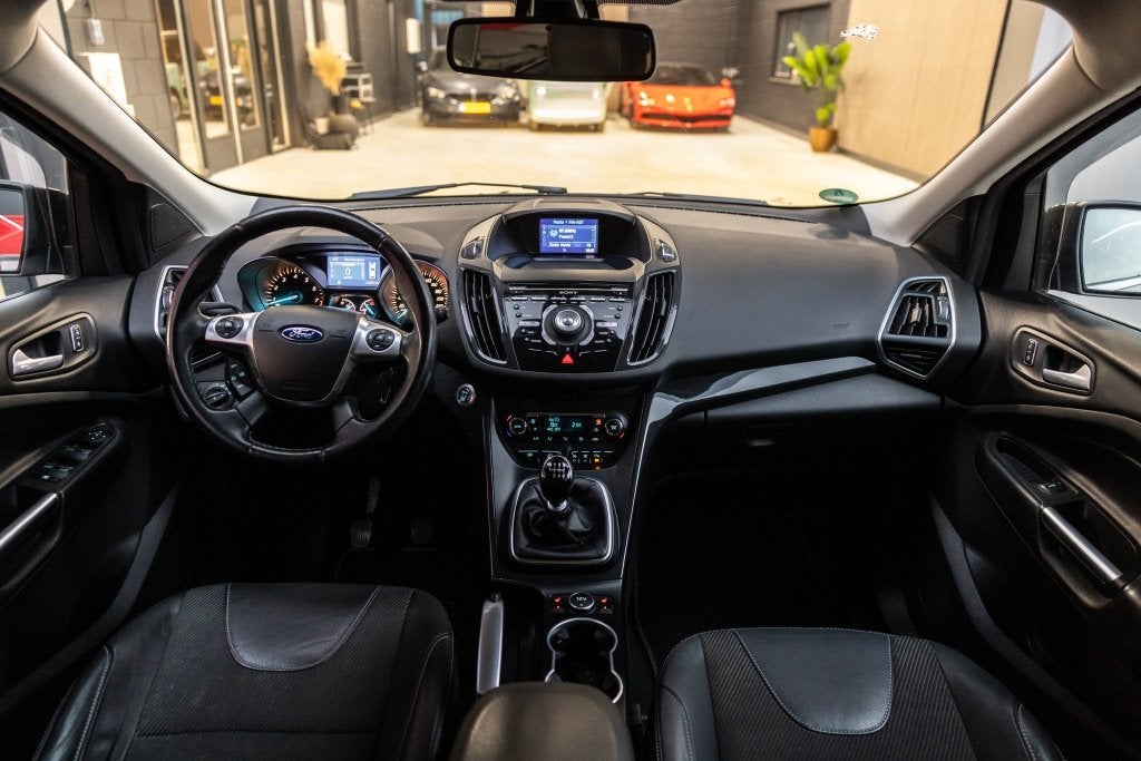 Ford Kuga 1.6 Titanium | Camera | Half Leer | Winter Pakket, Auto's, Ford, Keurmerk '100% Onderhouden', 15 km/l, Gebruikt, Zwart