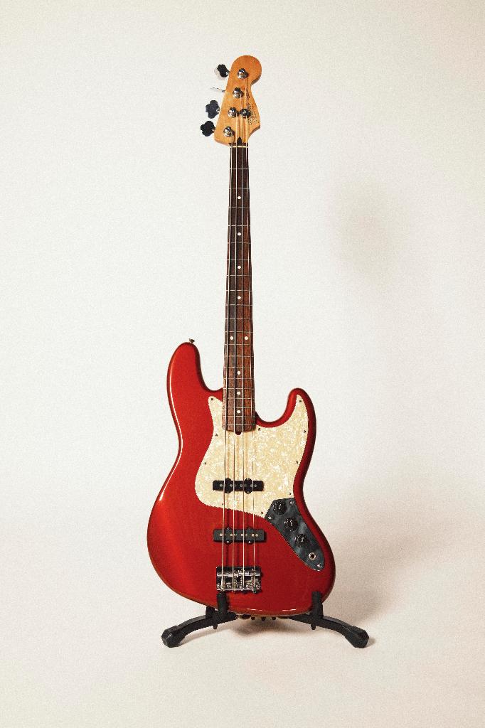 Fender Jazz Bass - 1992, 17600 N. Perimeter Drive, Suite 100, Scottsdale AZ 85255-5435, Verenigde Staten, Contactemea@fender.com
