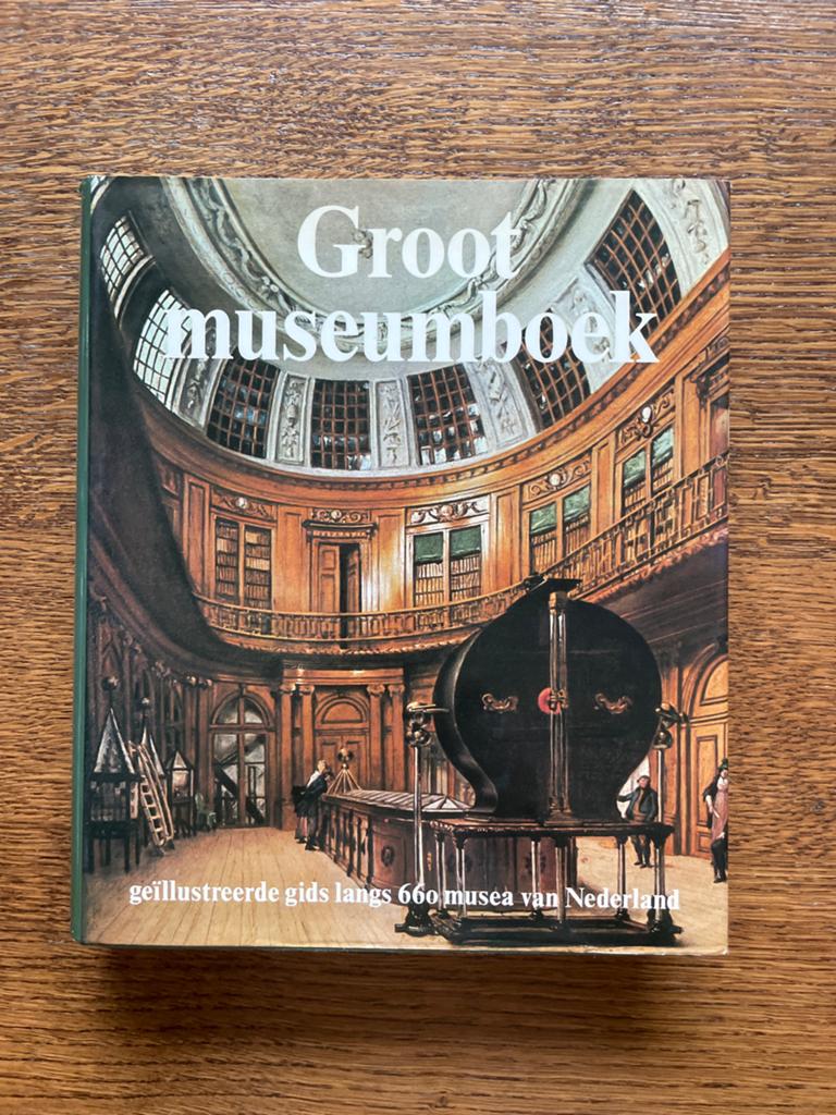 Groot Museumboek: Geïllustreerde Gids langs 660 Musea, Ophalen of Verzenden, Zo goed als nieuw, Overige onderwerpen