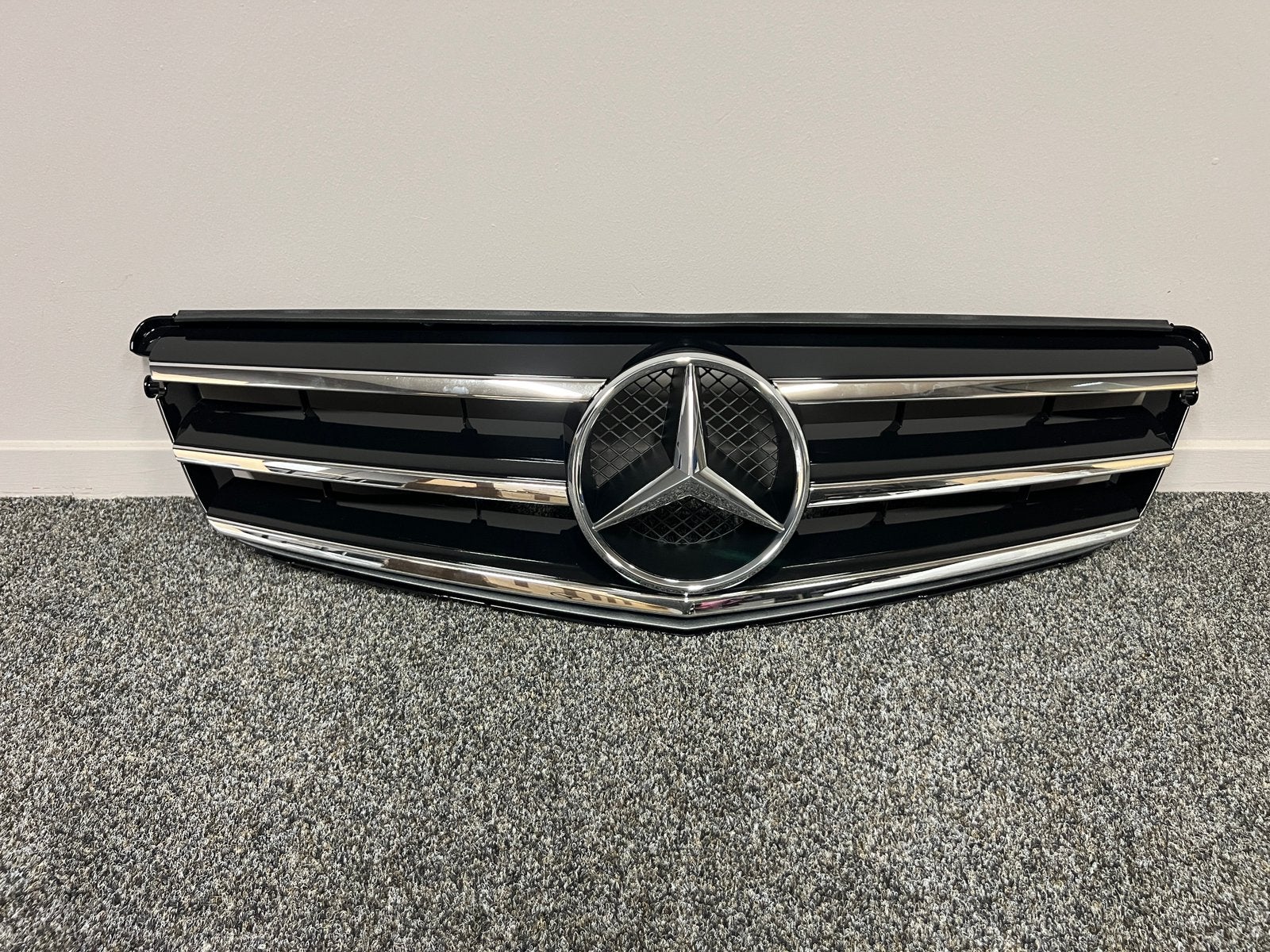 Originele Mercedes C W204 Facelift Grill (AMG / Avantgarde), Ophalen, Voor, Mercedes-Benz, Nieuw