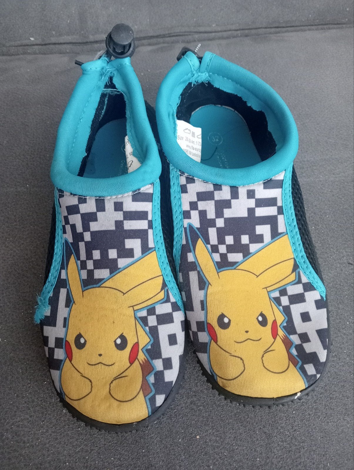 te koop leuke kinder waterschoenen met Pokemon, Ophalen, Overige typen, Zo goed als nieuw, Jongen