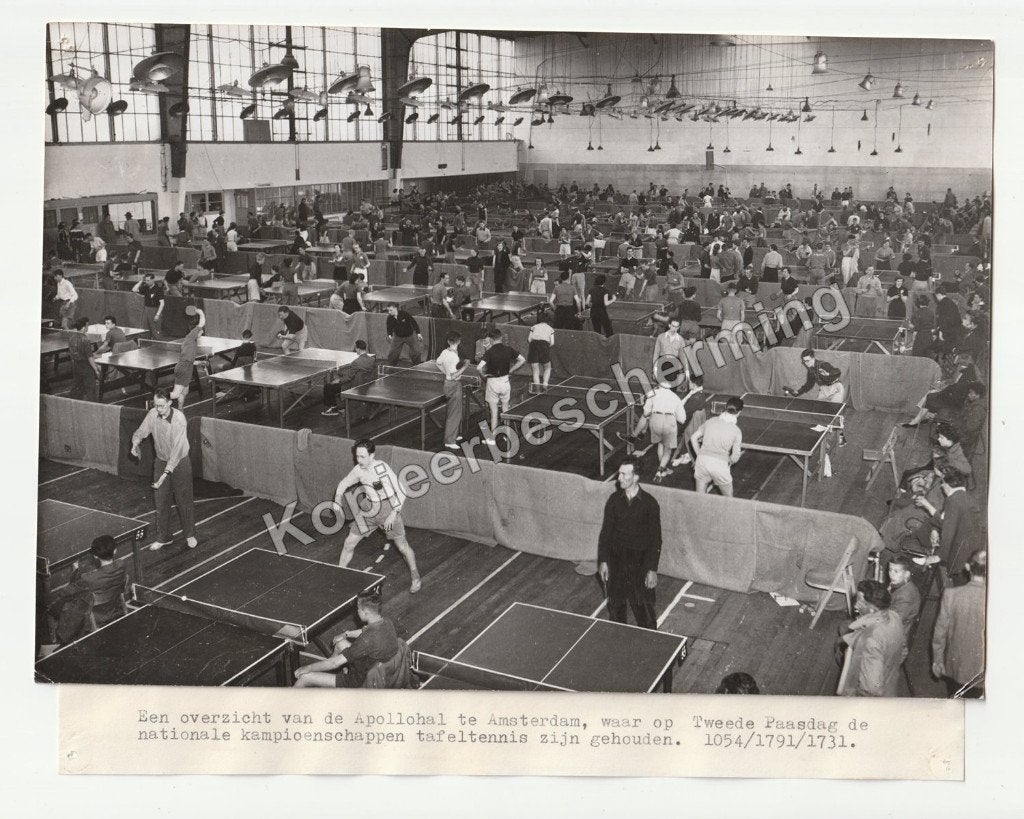 Kampioenschappen tafeltennis Apollohal Amsterdam 1954, Gebruikt, Verzenden, Foto, 1940 tot 1960