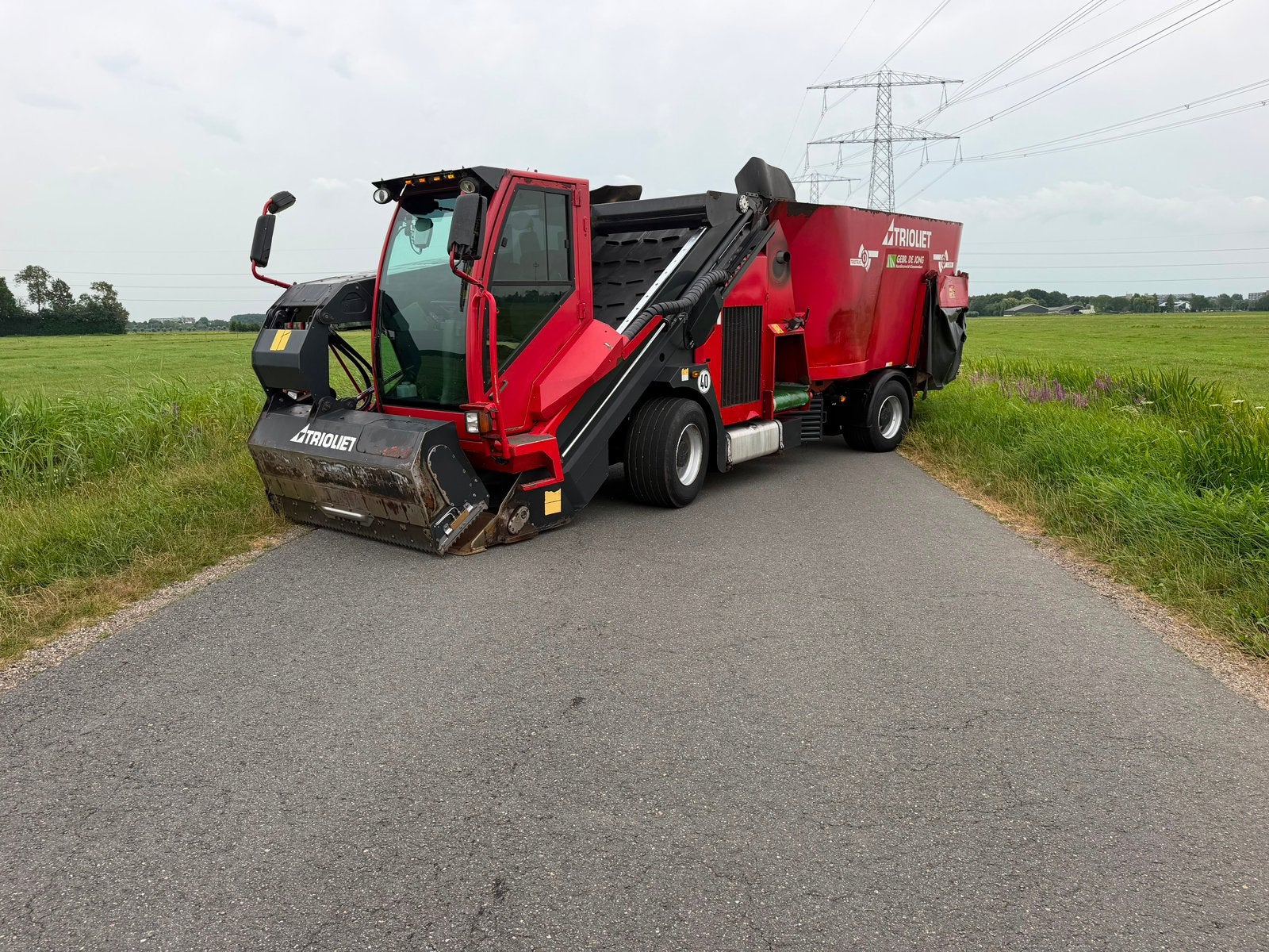 Trioliet triotrac 2 L2000 mengwagen voermengen mengkuip, Zakelijke goederen, Ophalen, Voertechniek