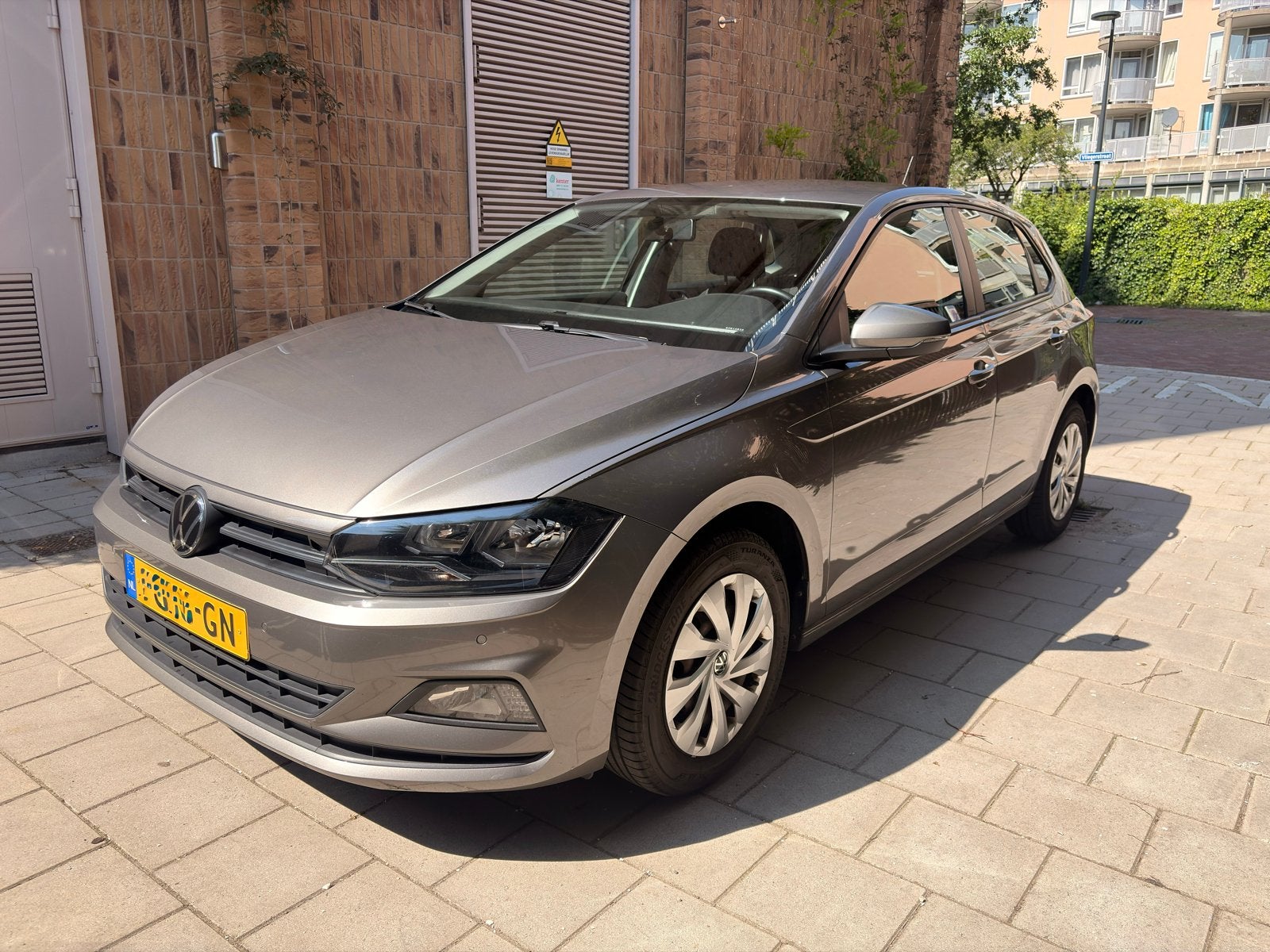 Volkswagen Polo VI 1.0 MPI 80hp — 2021 — Grey, Voorwielaandrijving, Stof, Handgeschakeld, Particulier