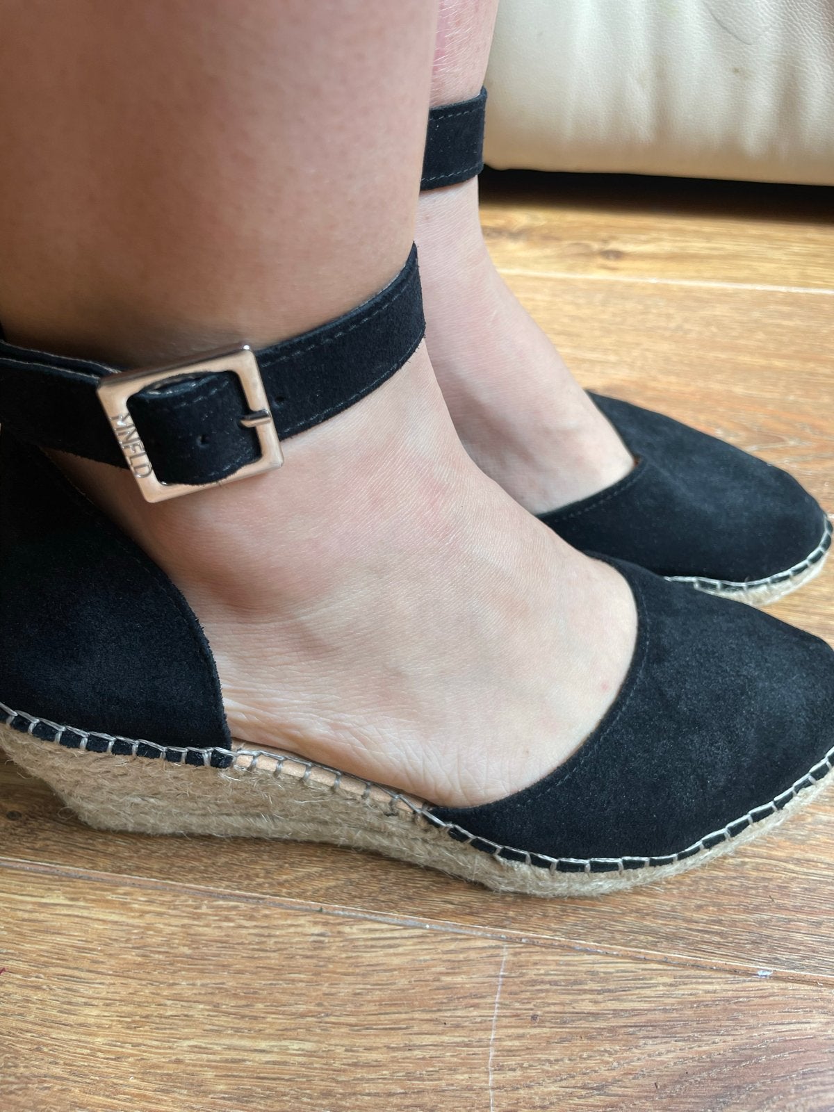 Zwarte suède espadrilles maat 40 - zo goed als nieuw, Zwart, Ophalen of Verzenden, Zo goed als nieuw, Espadrilles of Moccasins