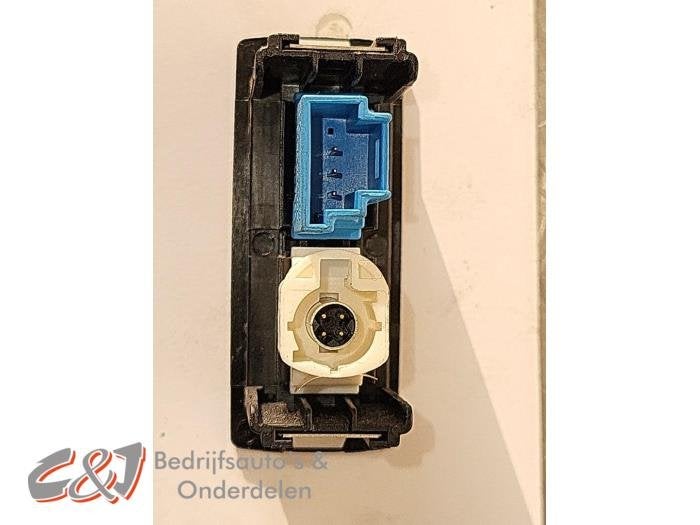 AUX/USB aansluiting van een Mercedes Vito, Gebruikt, -, Ophalen of Verzenden, -