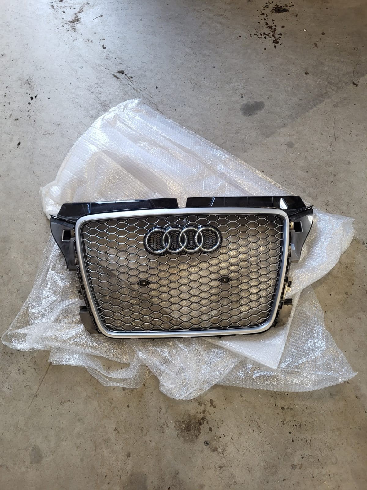 Honingraat Grill Audi RS3 8P (2008-2012), Voor, Nieuw, Bumper, Audi