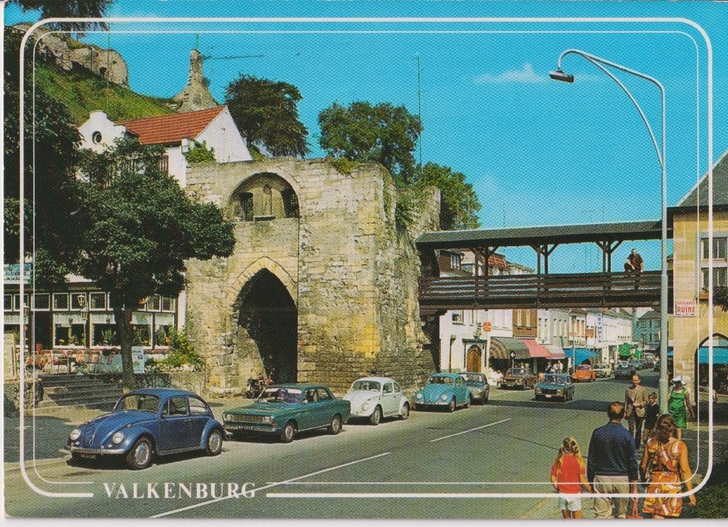 Valkenburg met auto's , Ford Taunus P6, VW Kever, Ophalen of Verzenden, 1960 tot 1980, Gelopen, Limburg