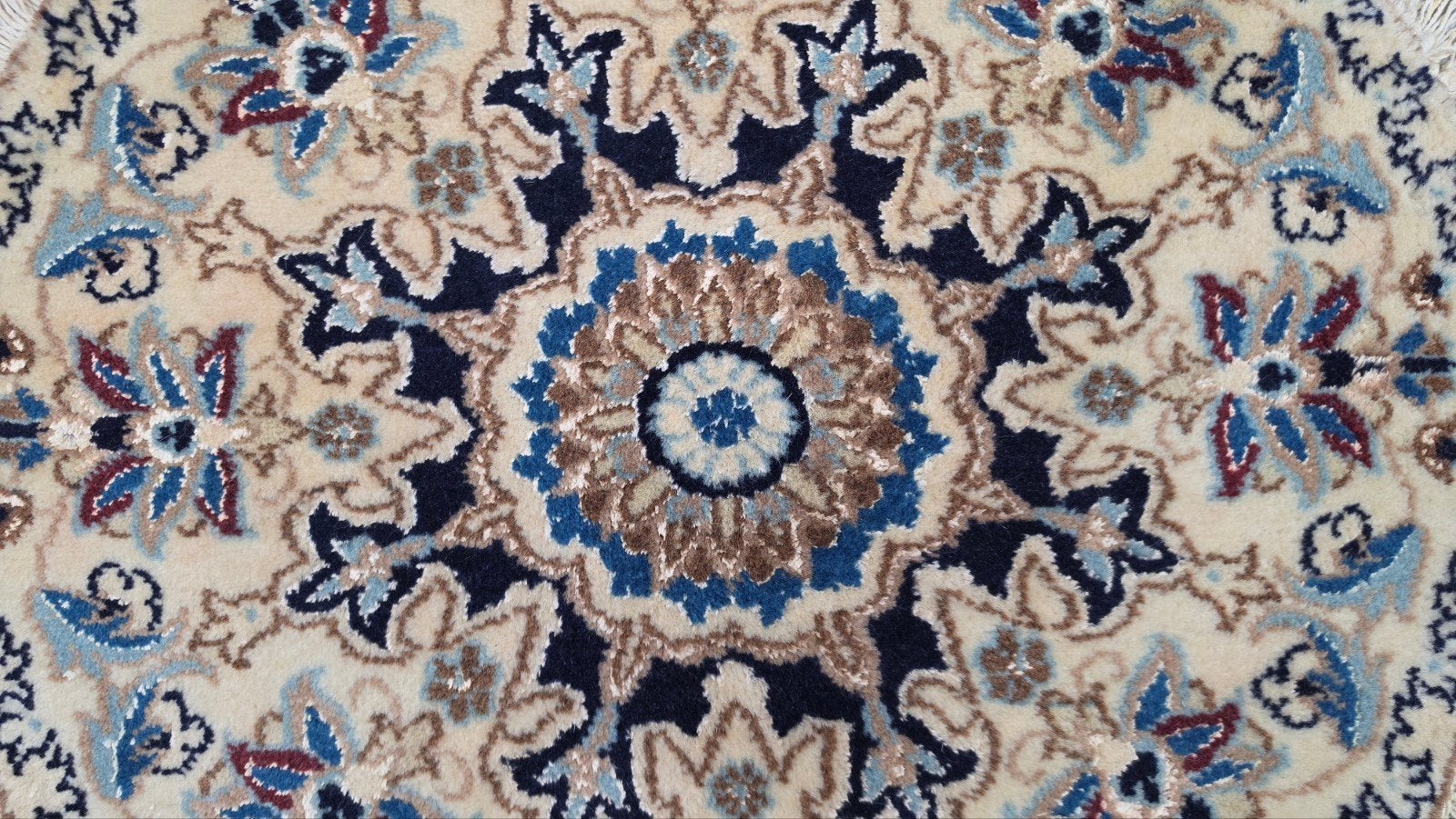Handgeknoopt Perzisch wol rond crème  tapijt 70x70cm, Huis en Inrichting, Stoffering | Tapijten en Kleden, 50 tot 100 cm, Rond