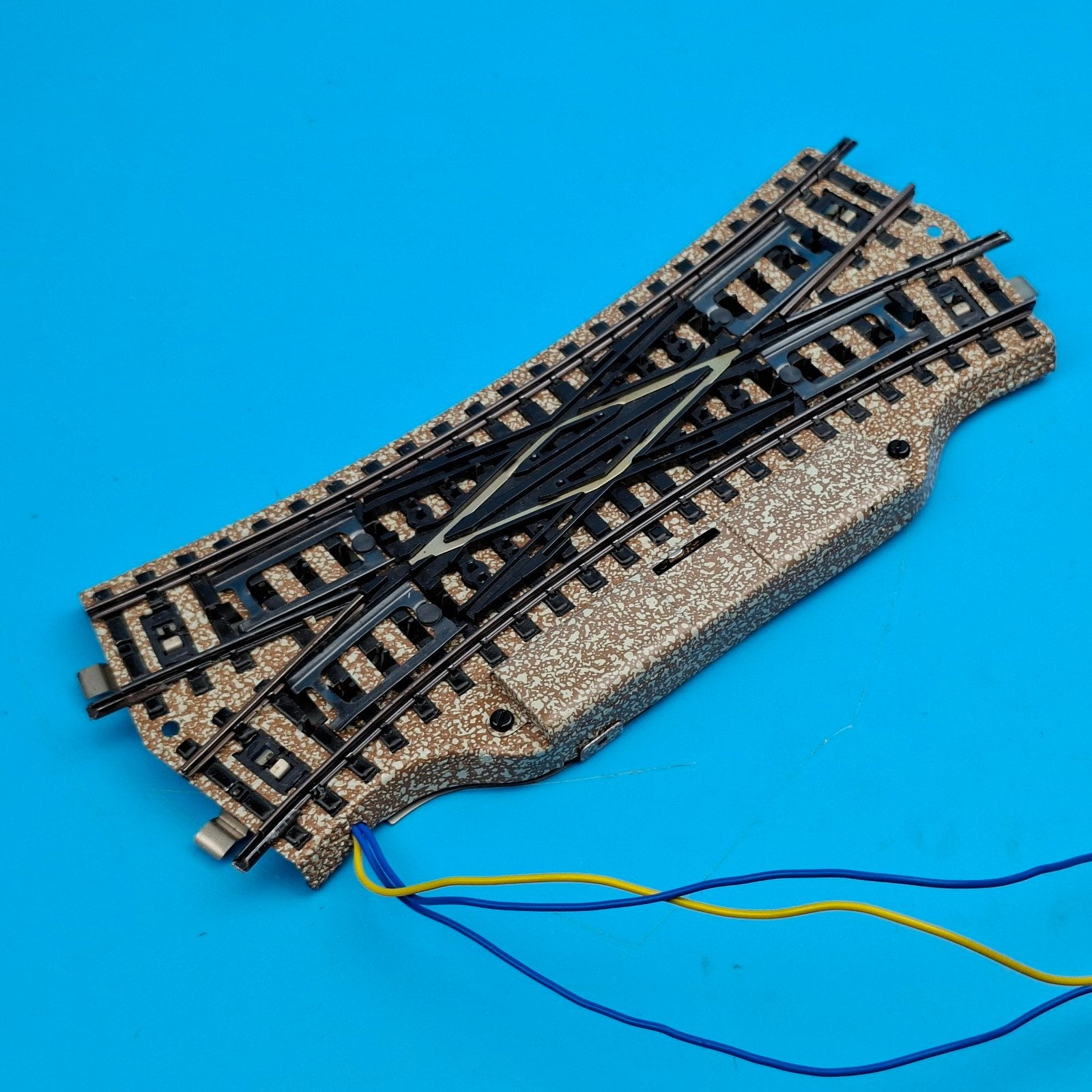 Märklin 5207 kruiswissel: elektrisch/manueel bedienbaar, Wisselstroom, Gebruikt, Rails, Ophalen of Verzenden